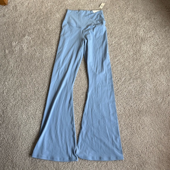 NWT OFFLINE By Aerie Real Me High Waisted Crossover Flare Legging Blue Large - Picture 4 of 15